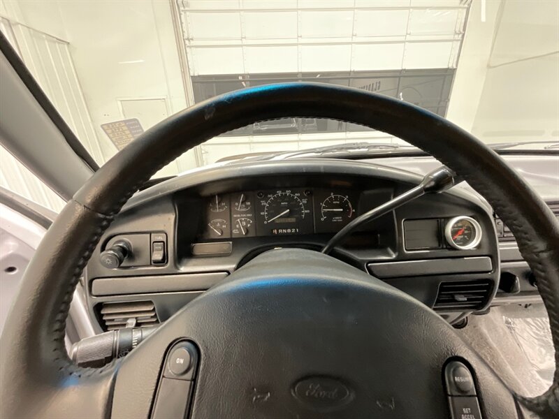1996 Ford F-250 XLT 4X4 7.3L DIESEL / NEW TIRES / ZERO RUST / LONG BED / Towing Pkg / Spray in bed liner - Photo 38 - Gladstone, OR 97027