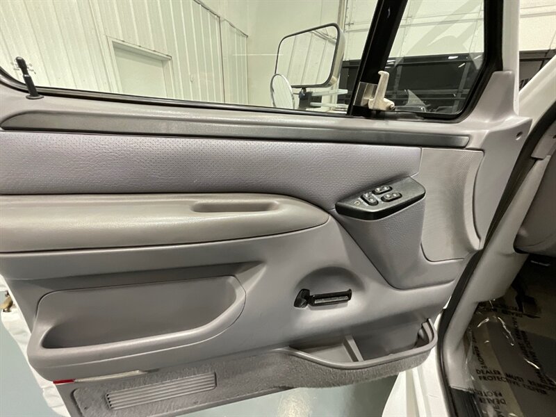 1996 Ford F-250 XLT 4X4 7.3L DIESEL / NEW TIRES / ZERO RUST / LONG BED / Towing Pkg / Spray in bed liner - Photo 32 - Gladstone, OR 97027