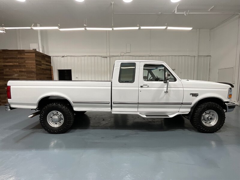 1996 Ford F-250 XLT 4X4 7.3L DIESEL / NEW TIRES / ZERO RUST / LONG BED / Towing Pkg / Spray in bed liner - Photo 4 - Gladstone, OR 97027