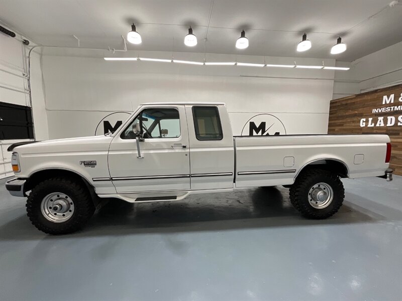 1996 Ford F-250 XLT 4X4 7.3L DIESEL / NEW TIRES / ZERO RUST / LONG BED / Towing Pkg / Spray in bed liner - Photo 3 - Gladstone, OR 97027
