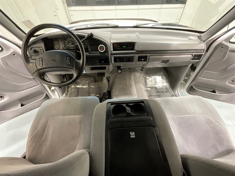 1996 Ford F-250 XLT 4X4 7.3L DIESEL / NEW TIRES / ZERO RUST / LONG BED / Towing Pkg / Spray in bed liner - Photo 34 - Gladstone, OR 97027