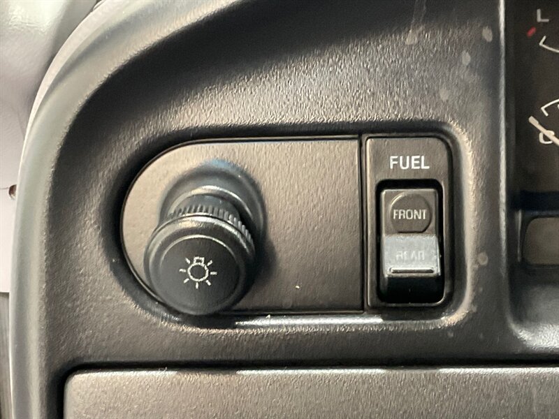 1996 Ford F-250 XLT 4X4 7.3L DIESEL / NEW TIRES / ZERO RUST / LONG BED / Towing Pkg / Spray in bed liner - Photo 39 - Gladstone, OR 97027