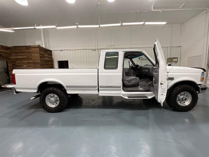1996 Ford F-250 XLT 4X4 7.3L DIESEL / NEW TIRES / ZERO RUST / LONG BED / Towing Pkg / Spray in bed liner - Photo 53 - Gladstone, OR 97027
