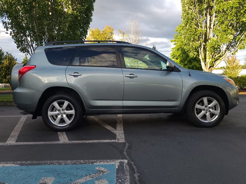 2007 Toyota RAV4 Limited  / HEATED SEATS / LOADED / EXCELLENT SERVICE RECORDS / LOW MILES - Photo 4 - Portland, OR 97217