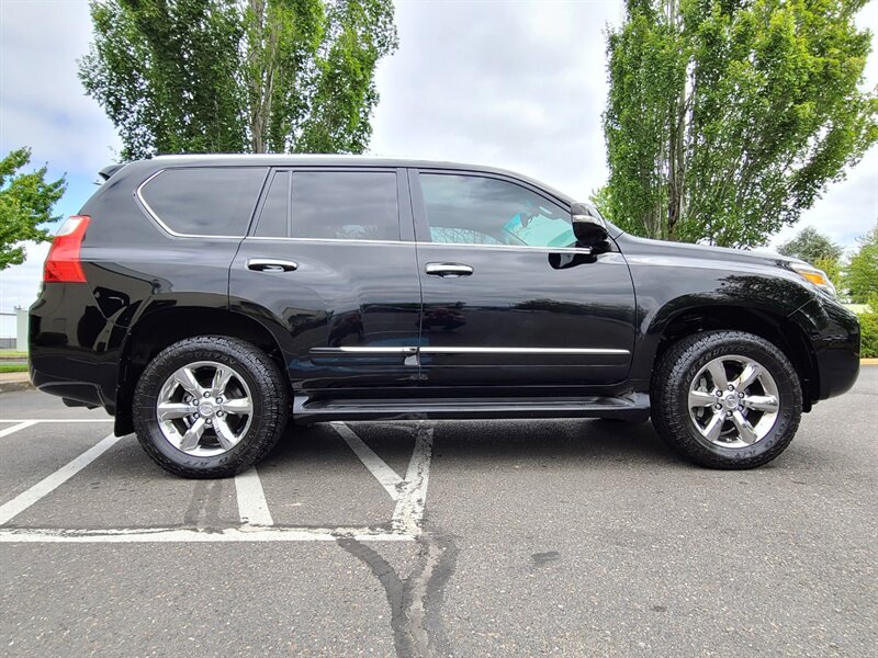 2011 Lexus GX 460 Premium AWD / Dynamic Suspension / 1-OWNER  / Navigation / Back-Up CAM / Park Sensors / Power 3rd Seats / Heated & Cooled Leather - Photo 4 - Portland, OR 97217