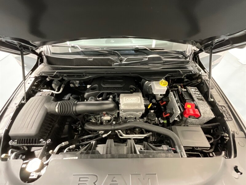 2019 RAM 1500 1500 Laramie 4x4 / 5.7L V8 HEMI /ONLY 10,000 MILE  / 1-OWNER LOCAL - Photo 36 - Gladstone, OR 97027