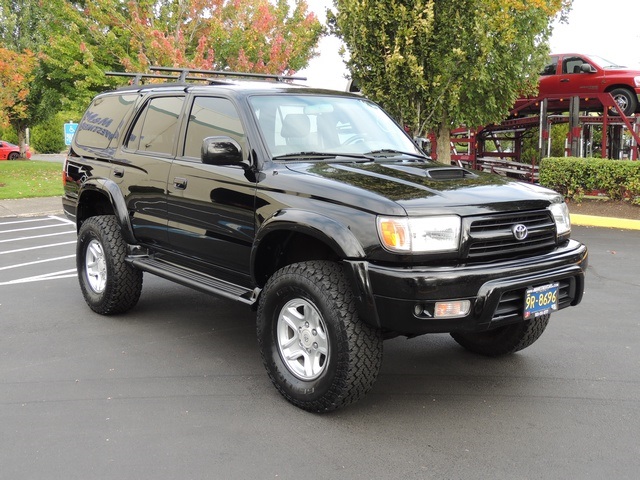 2000 Toyota 4Runner SR5  / 6Cyl / 4X4 / Leather / LIFTED LIFTED   - Photo 2 - Portland, OR 97217