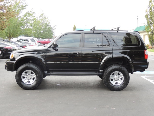 2000 Toyota 4Runner SR5  / 6Cyl / 4X4 / Leather / LIFTED LIFTED   - Photo 3 - Portland, OR 97217