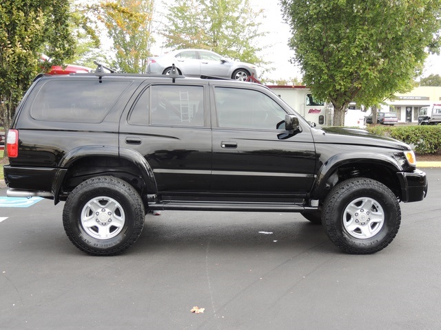 2000 Toyota 4Runner SR5  / 6Cyl / 4X4 / Leather / LIFTED LIFTED   - Photo 4 - Portland, OR 97217