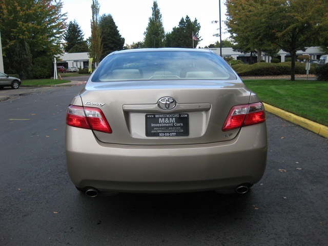 2009 Toyota Camry LE V6 / Sedan/ 1-Owner/ MINT COND   - Photo 4 - Portland, OR 97217