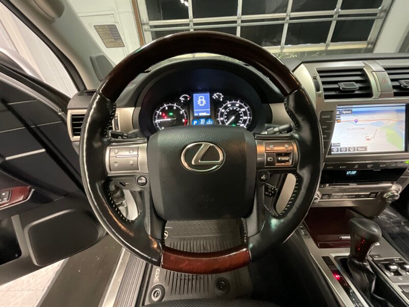 2017 Lexus GX 460 Luxury AWD / Leather/ Navi / 58,000 MILES  / LOCAL SUV / Excel Cond - Photo 61 - Gladstone, OR 97027
