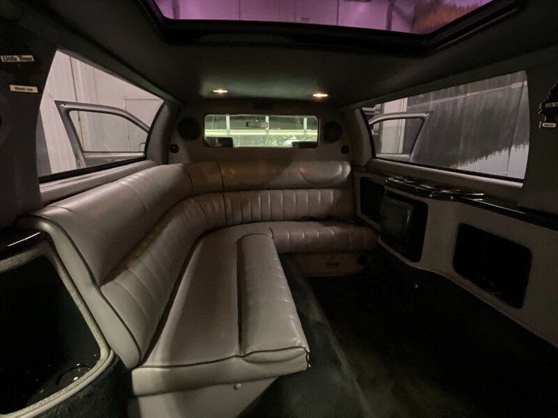 1993 Lincoln Town Car Executive Limousine   - Photo 10 - Gladstone, OR 97027