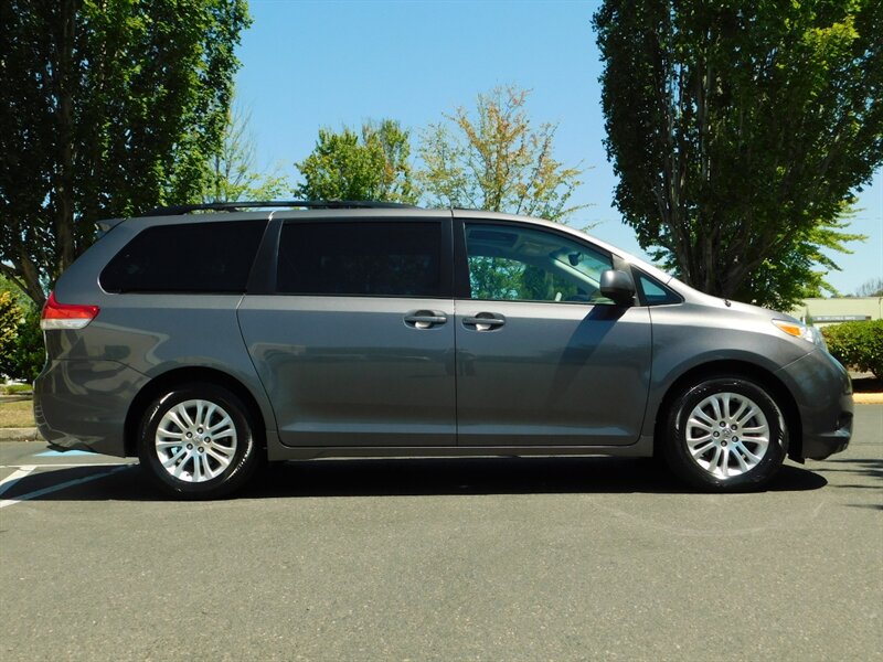 2011 Toyota Sienna XLE 8-Passenger / Leather / DVD / Roof / 1-OWNER   - Photo 3 - Portland, OR 97217