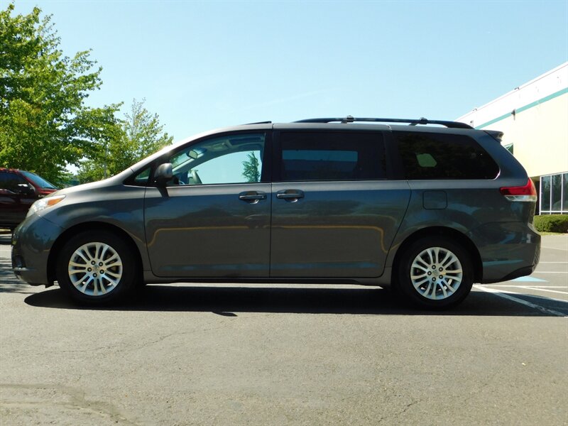 2011 Toyota Sienna XLE 8-Passenger / Leather / DVD / Roof / 1-OWNER   - Photo 4 - Portland, OR 97217