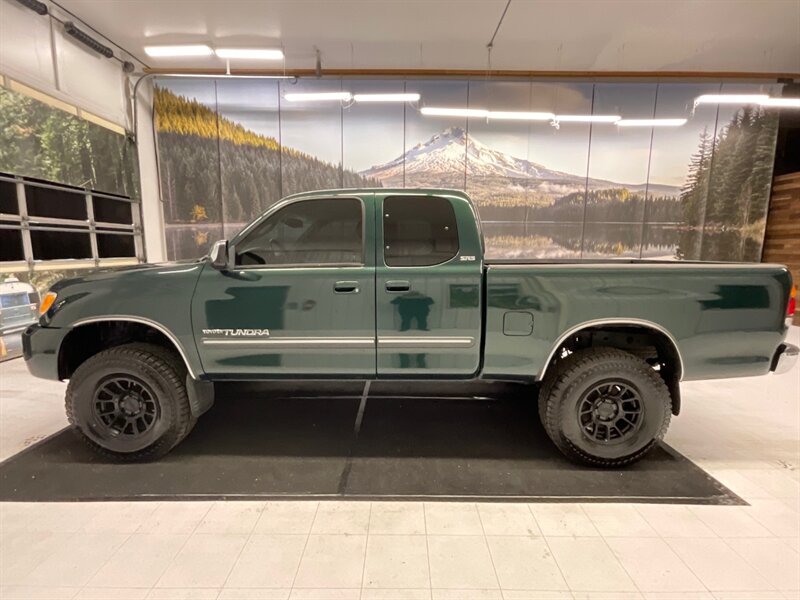 2004 Toyota Tundra 4dr Access Cab SR5 4WD / 3.4L V6 / 5-SPEED MANUAL  / HARD TO FIND UNIT / LOCAL & RUST FREE / LIFTED w/ NEW TIRES / GREAT SERVICE HISTORY !! - Photo 3 - Gladstone, OR 97027