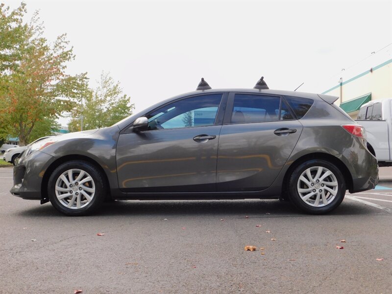 2012 Mazda Mazda3 i Touring Hatchback / 6-SPEED MANUAL / 79,000 MILE   - Photo 3 - Portland, OR 97217