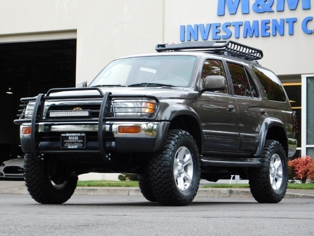 1998 Toyota 4Runner Limited / 4X4 / V6 3.4L / LIFTED / LOW MILES !!!   - Photo 1 - Portland, OR 97217