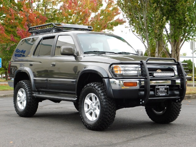 1998 Toyota 4Runner Limited / 4X4 / V6 3.4L / LIFTED / LOW MILES !!!   - Photo 2 - Portland, OR 97217