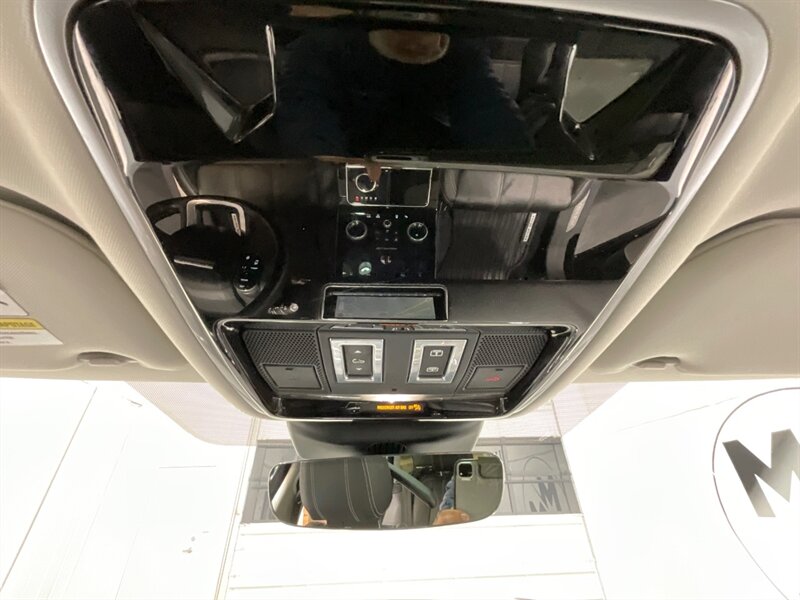 2018 Land Rover Range Rover Velar P250 S  / FULLY LOADED - Photo 43 - Gladstone, OR 97027