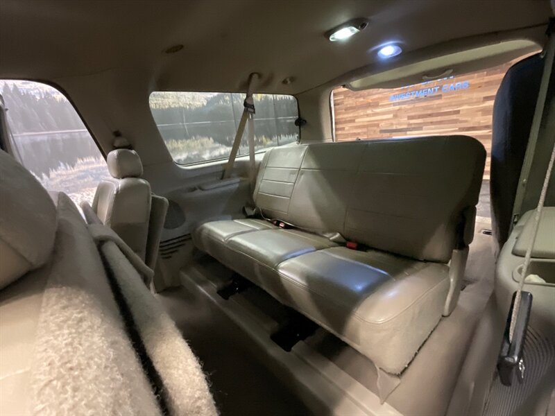 2003 Ford Excursion Limited 4X4 / 7.3L DIESEL / 1-OWNER /  RUST FREE  3RD ROW SEAT / Leather & Heated Seats / BRAND NEW TIRES / RUST FREE / 158,000 MILES - Photo 15 - Gladstone, OR 97027