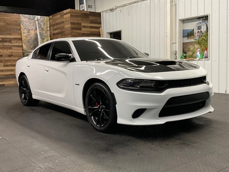 2018 Dodge Charger R/T BLACK TOP / 5.7L V8 HEMI / Navigation Sunroof  Heated Seats / PREMIUM PKG / 57,000 MILES - Photo 2 - Gladstone, OR 97027