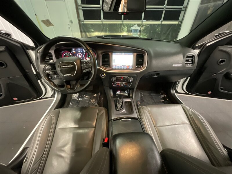 2018 Dodge Charger R/T BLACK TOP / 5.7L V8 HEMI / Navigation Sunroof  Heated Seats / PREMIUM PKG / 57,000 MILES - Photo 37 - Gladstone, OR 97027