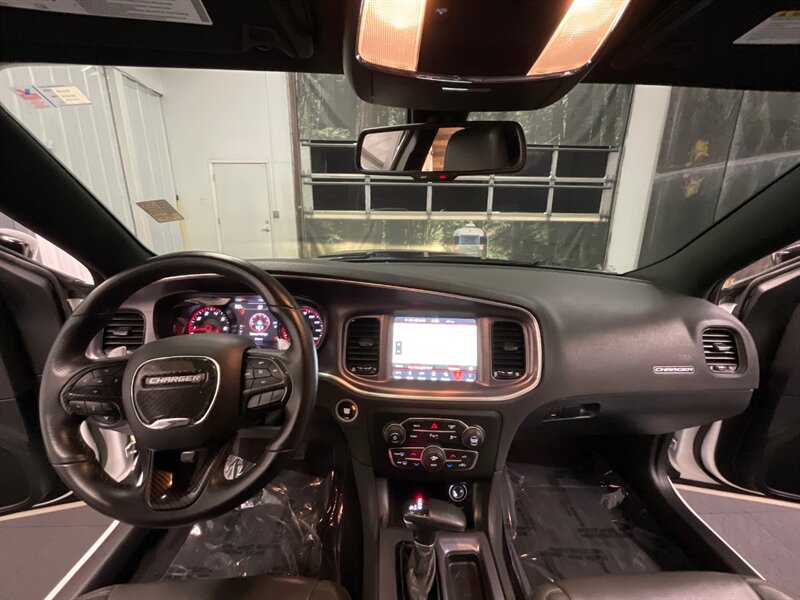 2018 Dodge Charger R/T BLACK TOP / 5.7L V8 HEMI / Navigation Sunroof  Heated Seats / PREMIUM PKG / 57,000 MILES - Photo 18 - Gladstone, OR 97027