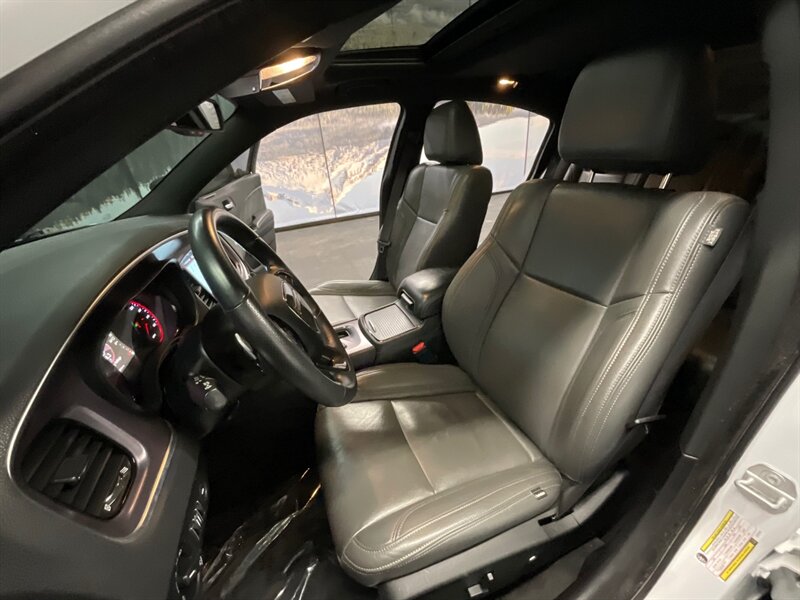 2018 Dodge Charger R/T BLACK TOP / 5.7L V8 HEMI / Navigation Sunroof  Heated Seats / PREMIUM PKG / 57,000 MILES - Photo 42 - Gladstone, OR 97027