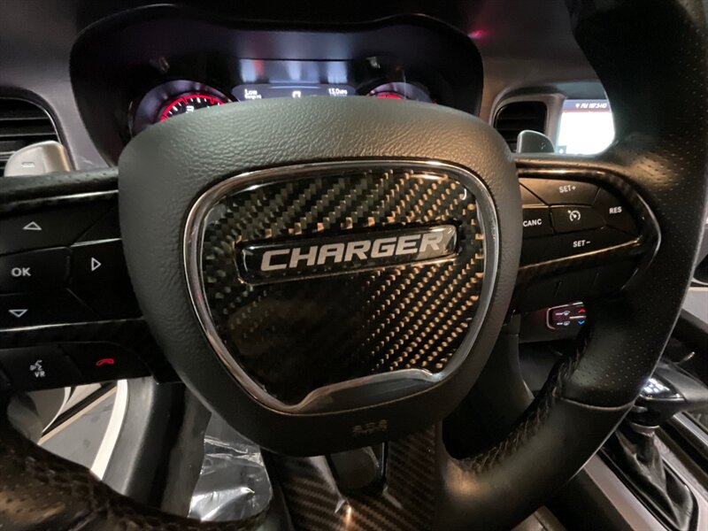 2018 Dodge Charger R/T BLACK TOP / 5.7L V8 HEMI / Navigation Sunroof  Heated Seats / PREMIUM PKG / 57,000 MILES - Photo 43 - Gladstone, OR 97027