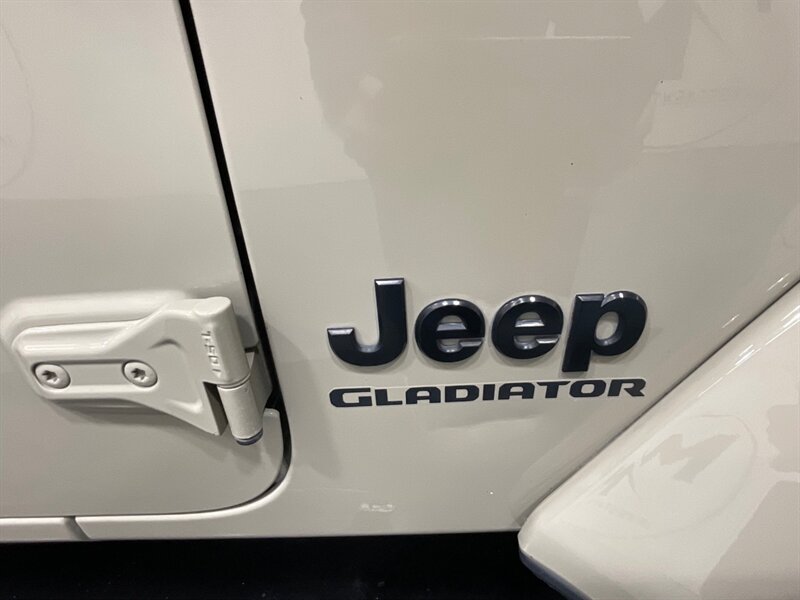 2020 Jeep Gladiator Sport Pickup 4X4 / HARD TOP / LIFTED / 1-OWNER  / WINCH - Photo 49 - Gladstone, OR 97027
