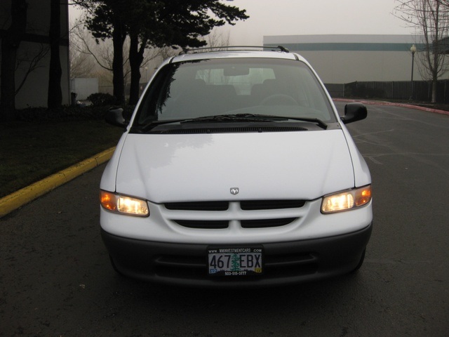 1996 Dodge Caravan Minivan V6 / 3.0L/ Auto/ 7-Passenger / Clean Title   - Photo 2 - Portland, OR 97217