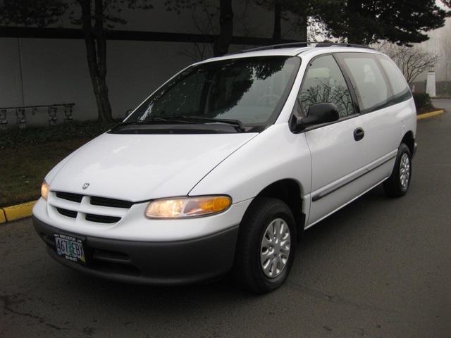 1996 Dodge Caravan Minivan V6 / 3.0L/ Auto/ 7-Passenger / Clean Title   - Photo 1 - Portland, OR 97217