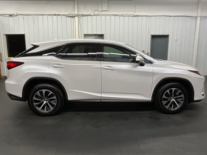 2020 Lexus RX 350 Luxury Sport Utility AWD / Leather /15,000 MIL  1-OWNER LOCAL OREGON CAR / Leather & Heated Seats / SHARP & CLEAN !! - Photo 4 - Gladstone, OR 97027