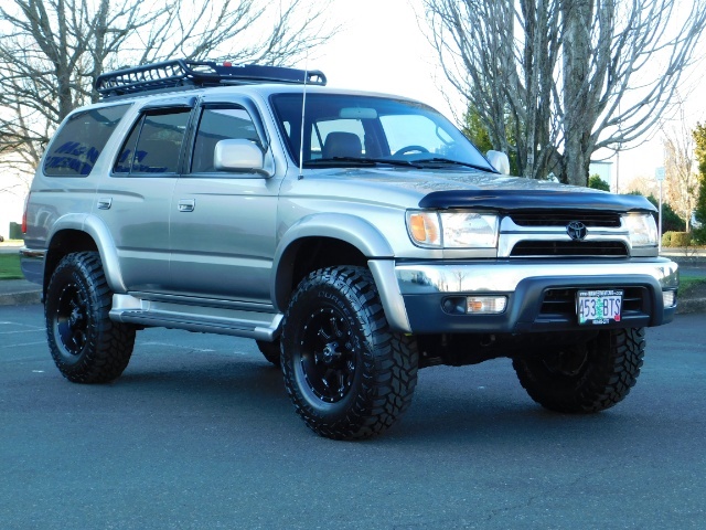 2001 Toyota 4Runner SR5 4x4 / Leather/ Sunrf / NEW Timing Blt / LIFTED   - Photo 2 - Portland, OR 97217