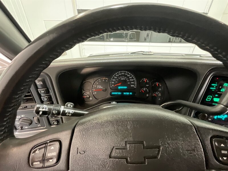 2005 Chevrolet Silverado 2500 LT Crew Cab 4X4 / 8.1L V8 / Leather / 96K MILES  / RUST FREE / Excel Cond - Photo 56 - Gladstone, OR 97027