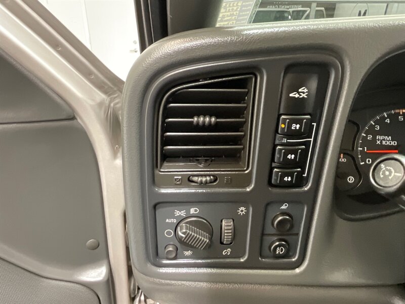 2005 Chevrolet Silverado 2500 LT Crew Cab 4X4 / 8.1L V8 / Leather / 96K MILES  / RUST FREE / Excel Cond - Photo 42 - Gladstone, OR 97027