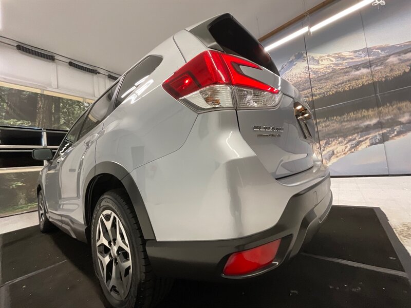 2019 Subaru Forester Premium Sport Utility AWD / 2.5L 4Cyl / Pano Roof  / Backup Camera / Heated Seats / Blind Spot Alert / Excel Cond - Photo 10 - Gladstone, OR 97027