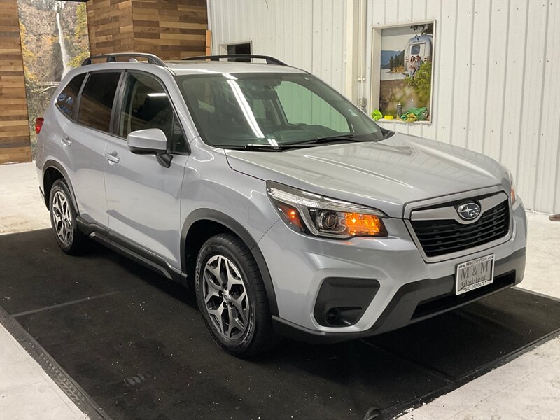 2019 Subaru Forester Premium Sport Utility AWD / 2.5L 4Cyl / Pano Roof  / Backup Camera / Heated Seats / Blind Spot Alert / Excel Cond - Photo 2 - Gladstone, OR 97027