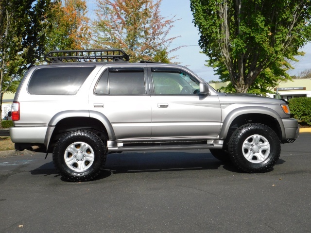 2002 Toyota 4Runner SPORT Edition 4X4 / V6 3.4L  / DIFF LOCK / LIFTED   - Photo 4 - Portland, OR 97217
