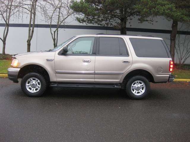 2001 Ford Expedition XLT   - Photo 3 - Portland, OR 97217