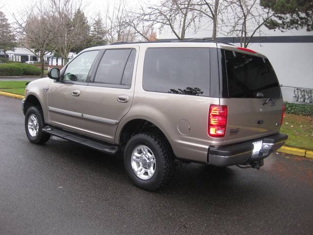 2001 Ford Expedition XLT   - Photo 4 - Portland, OR 97217