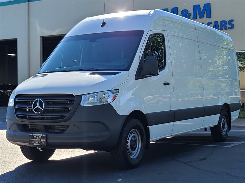 2022 Mercedes-Benz Sprinter 2500 170 " WB / HIGH ROOF / LWB / CAM  / EXTENDED LONG WHEEL BASE  / BLIND SPOT MONITOR / 1-OWNER / RWD / 5K MILES ONLY!!! - Photo 1 - Portland, OR 97217