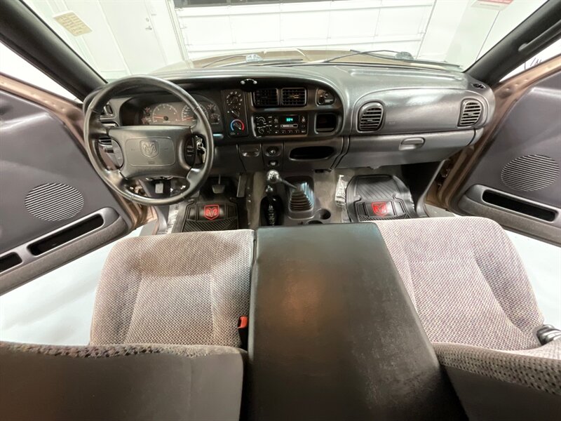 2001 Dodge Ram 1500 SLT Quad Cab 4X4 / 5.2L V8 / 5-SPEED / 94K MILES  / LOCAL TRUCK w. ZERO RUST - Photo 39 - Gladstone, OR 97027