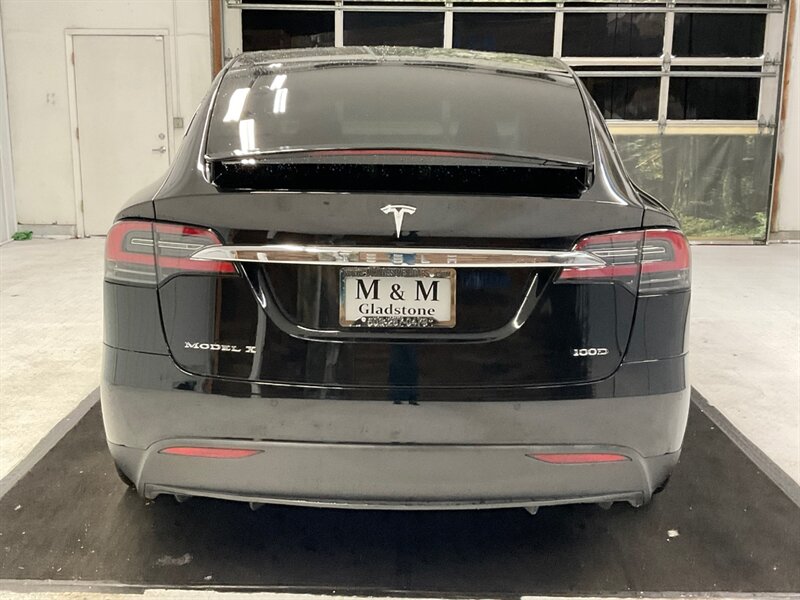 2018 Tesla Model X 100D SUV AWD / AUTO PILOT / ONLY 18,000 MILES  / Leather / Towing Package / 22 INC TESLA BLACK WHEELS - Photo 5 - Gladstone, OR 97027