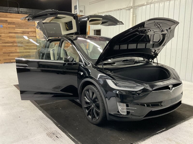 2018 Tesla Model X 100D SUV AWD / AUTO PILOT / ONLY 18,000 MILES  / Leather / Towing Package / 22 INC TESLA BLACK WHEELS - Photo 32 - Gladstone, OR 97027