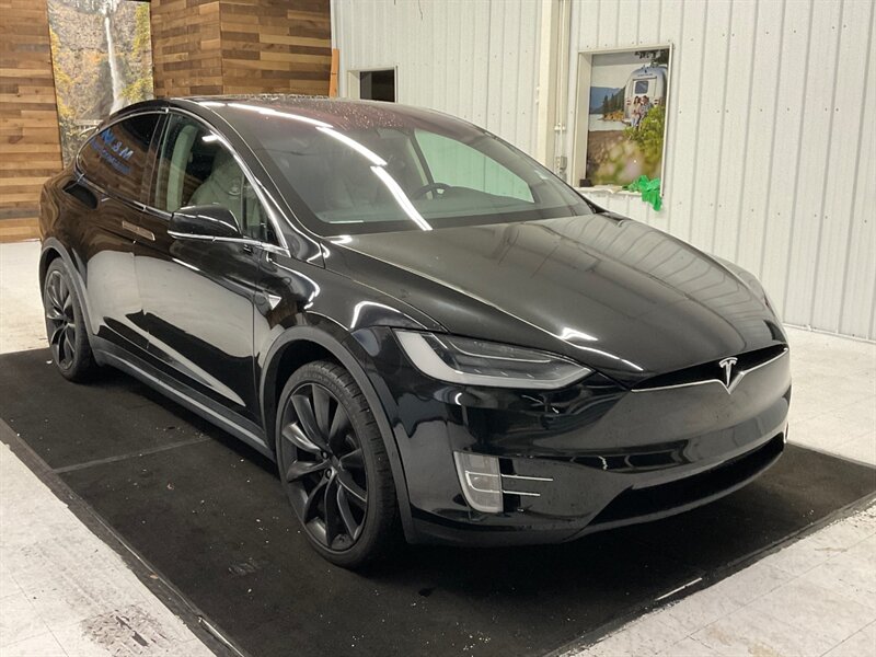 2018 Tesla Model X 100D SUV AWD / AUTO PILOT / ONLY 18,000 MILES  / Leather / Towing Package / 22 INC TESLA BLACK WHEELS - Photo 2 - Gladstone, OR 97027