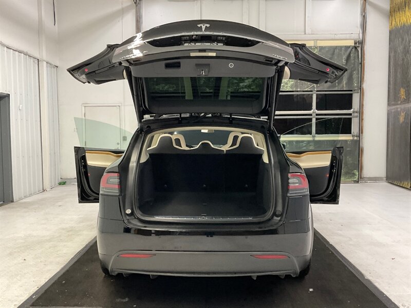 2018 Tesla Model X 100D SUV AWD / AUTO PILOT / ONLY 18,000 MILES  / Leather / Towing Package / 22 INC TESLA BLACK WHEELS - Photo 31 - Gladstone, OR 97027
