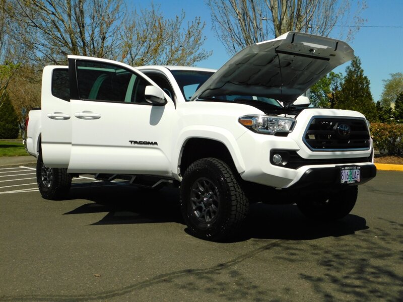 2018 Toyota Tacoma SR5 V6 4X4 / Double Cab LONG BED / LIFTED LIFTED   - Photo 32 - Portland, OR 97217