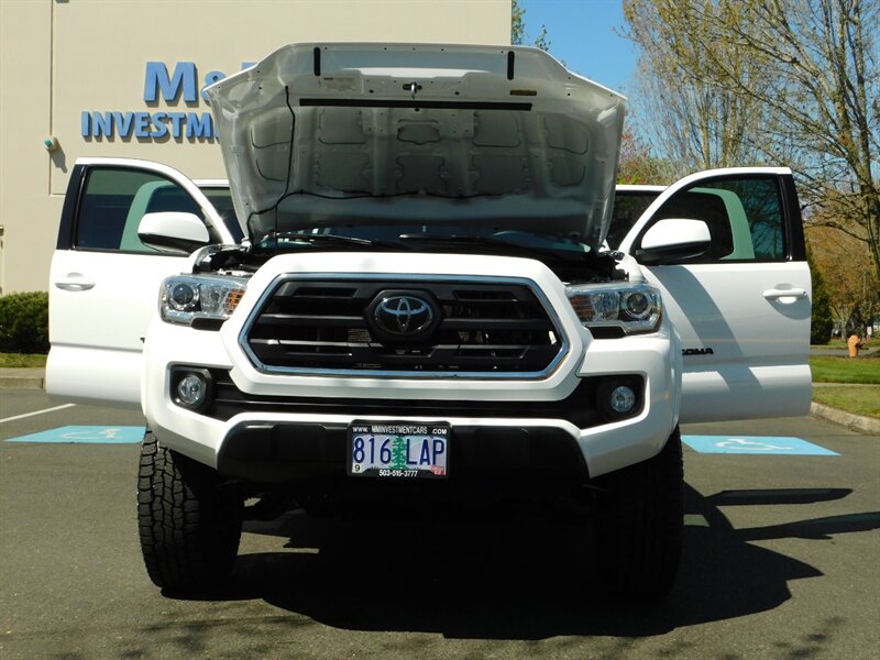 2018 Toyota Tacoma SR5 V6 4X4 / Double Cab LONG BED / LIFTED LIFTED   - Photo 33 - Portland, OR 97217