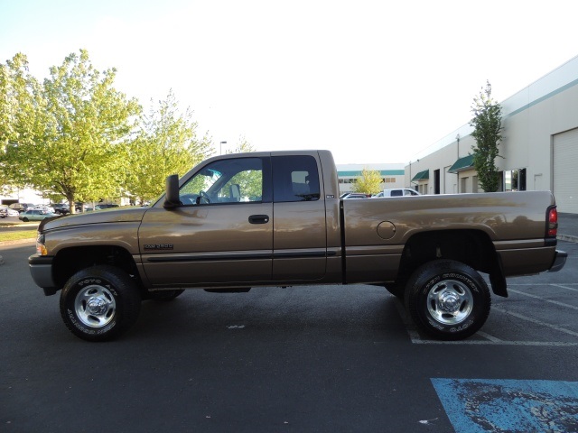 2000 Dodge Ram 2500 Laramie / 4X4 / 5.9L CUMMINS DIESEL / 1-OWNER   - Photo 3 - Portland, OR 97217